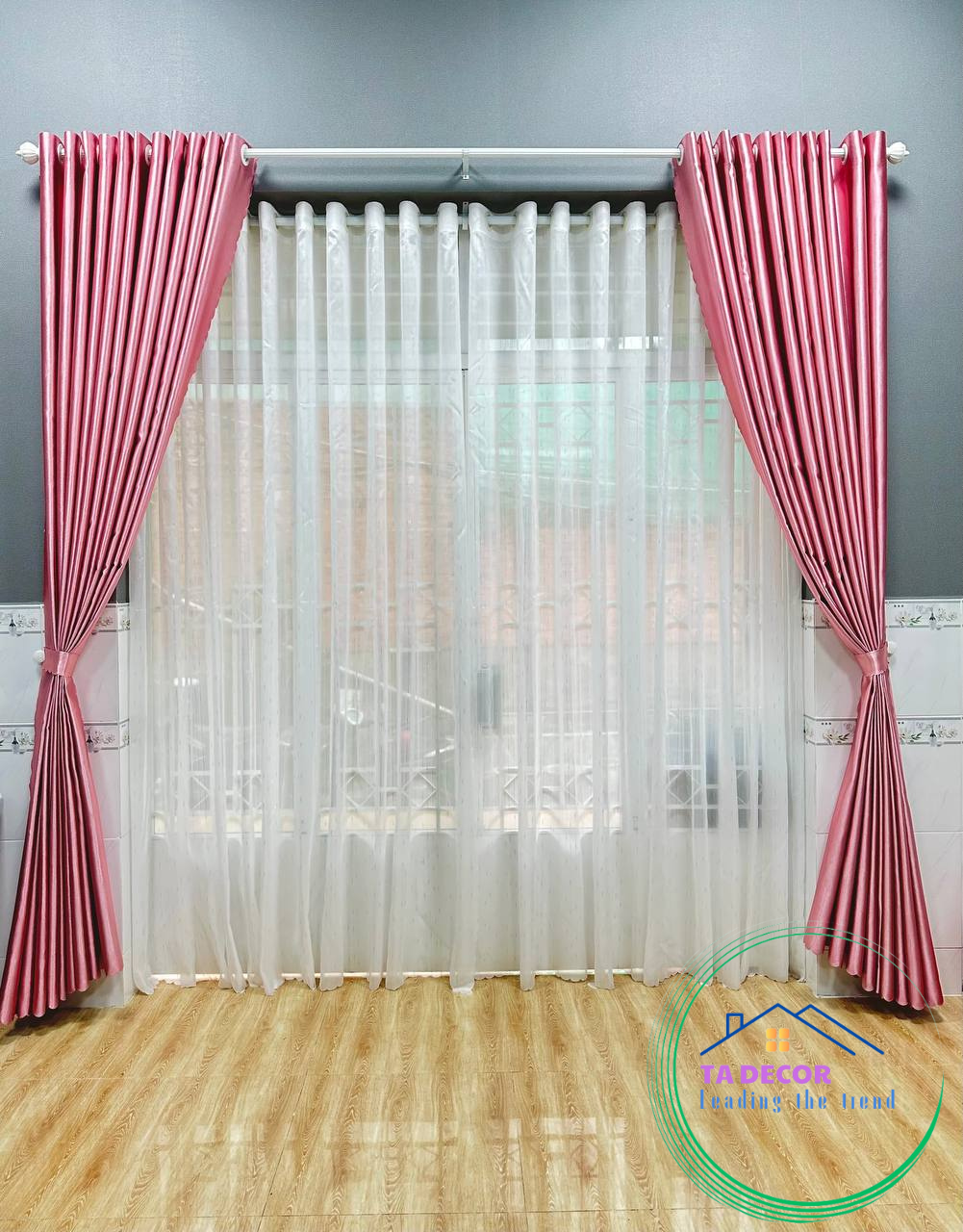 Rèm Màu Hồng Đào